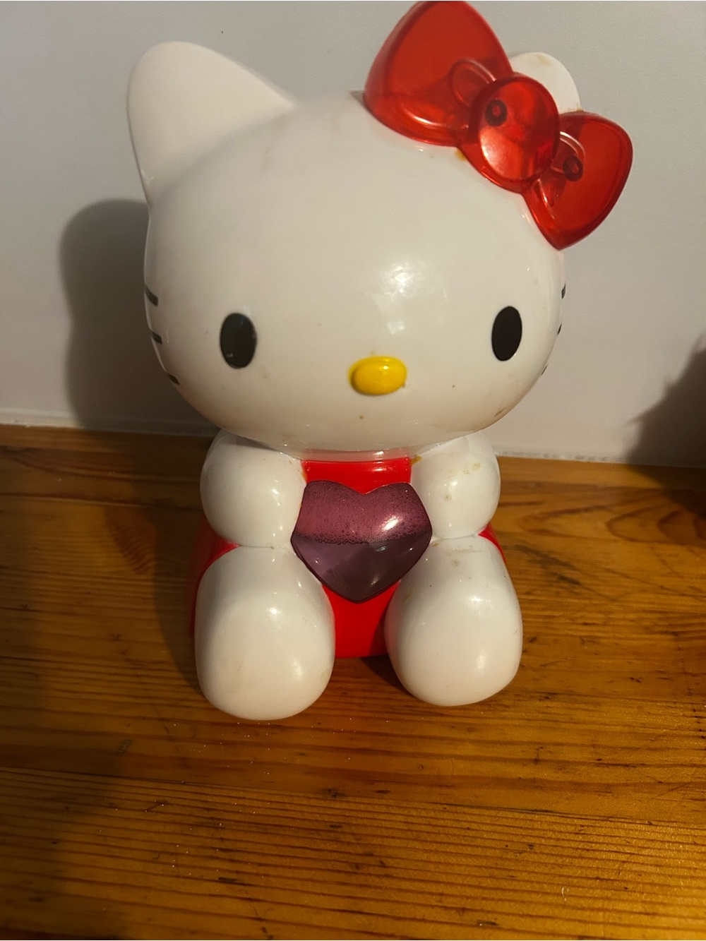 Hello Kitty Red & White Heart bubble machine - Classic Character Toy